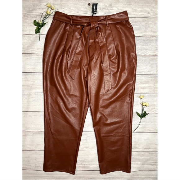 EXPRESS Super High Waisted Vegan Leather Belted Ankle Pant - Picture 9 of 16